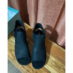 Pierre Dumas Peep Toe Platform Heel